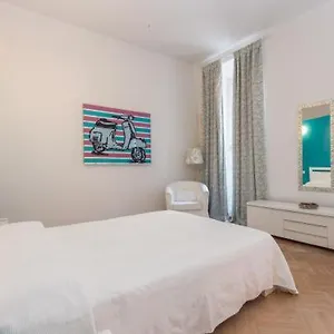 Apartamento Sistina 143 A-b-c, Roma